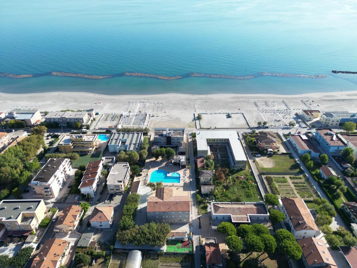 Color Perla Village Bellaria-Igea Marina Exteriér fotografie